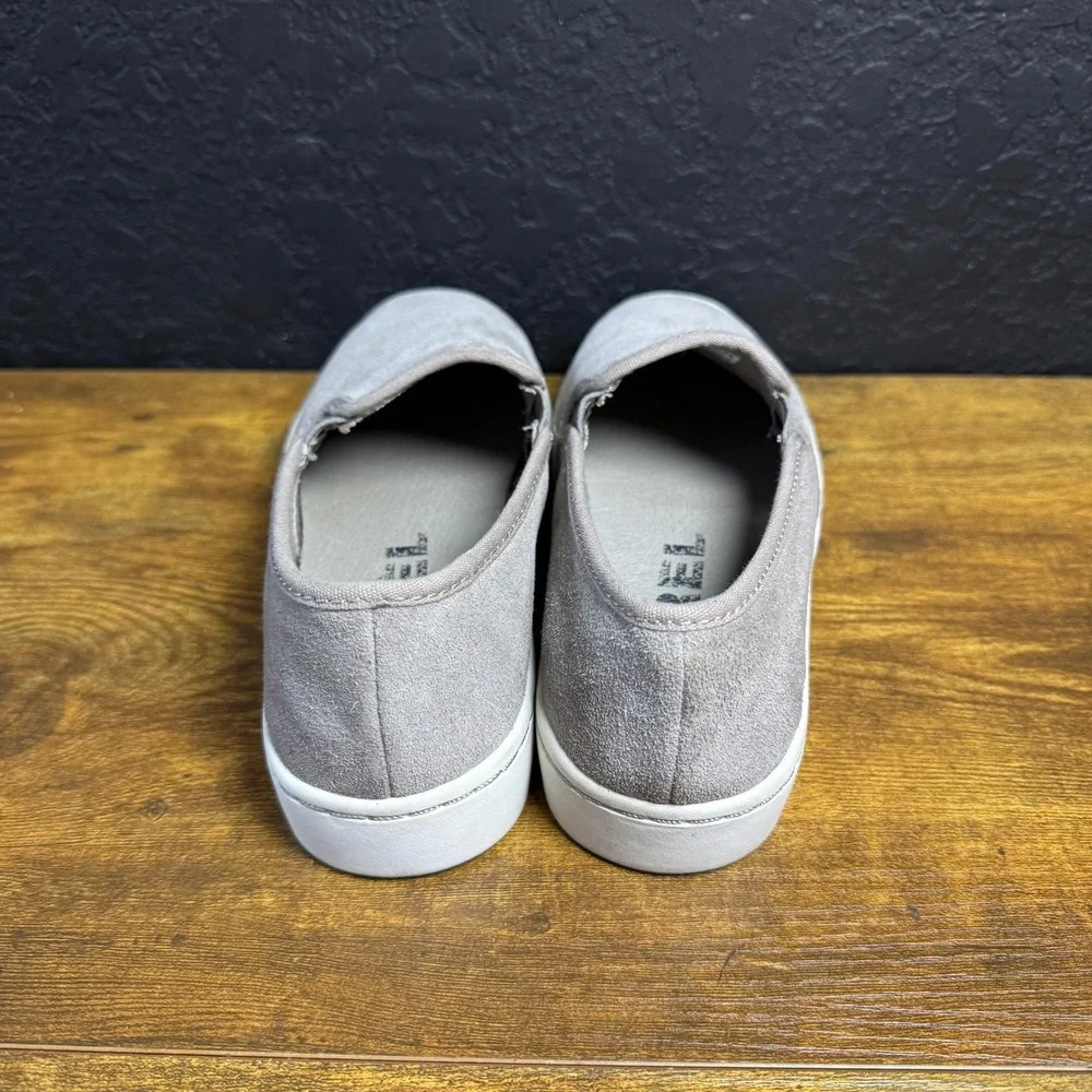 Sorel caribou slip